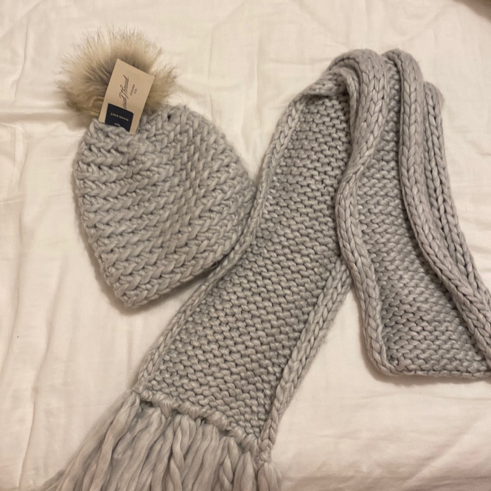 Womens knit scarf and hat set. New with tags!!!